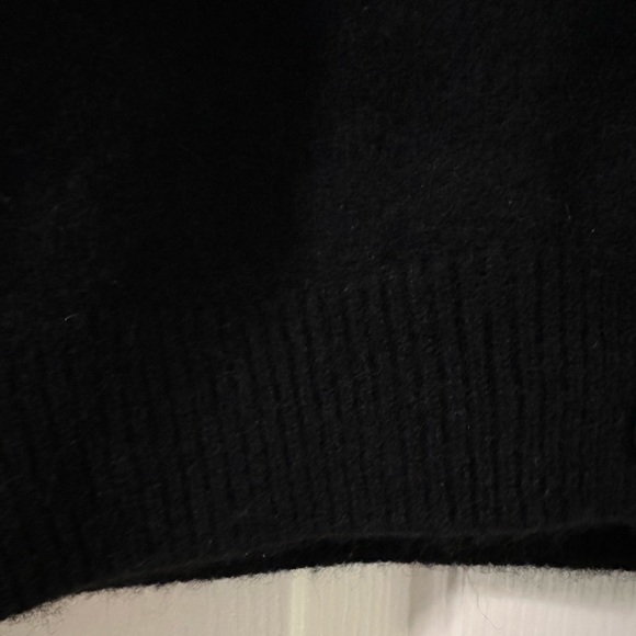 Reformation Clara Black Cashmere Crew Cardigan Sweater size Medium - Picture 7 of 13